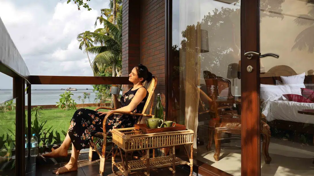 kerala_5star_packages_bedroom_balcony