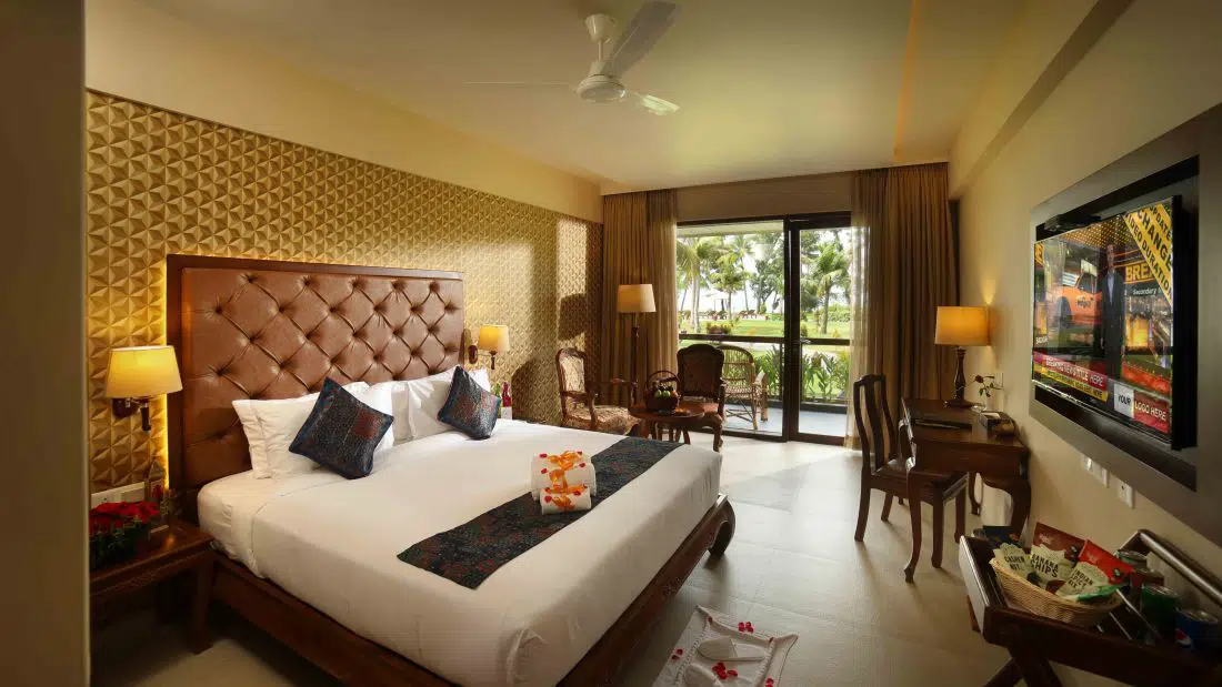 kerala_5star_packages_lake_view